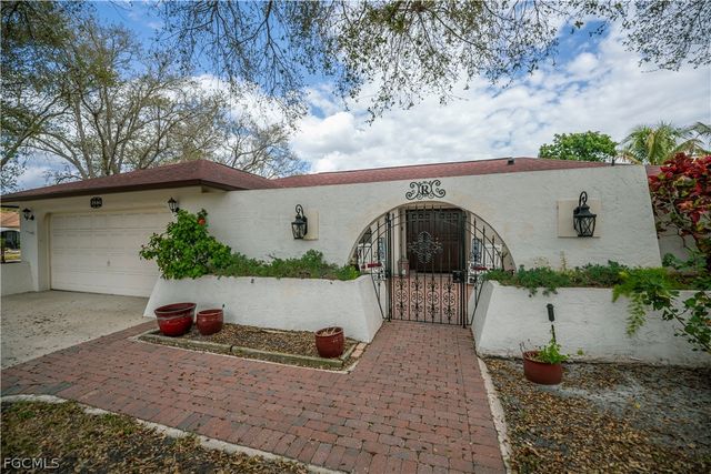 5702 Sandpiper PL, Fort Myers, FL 33919