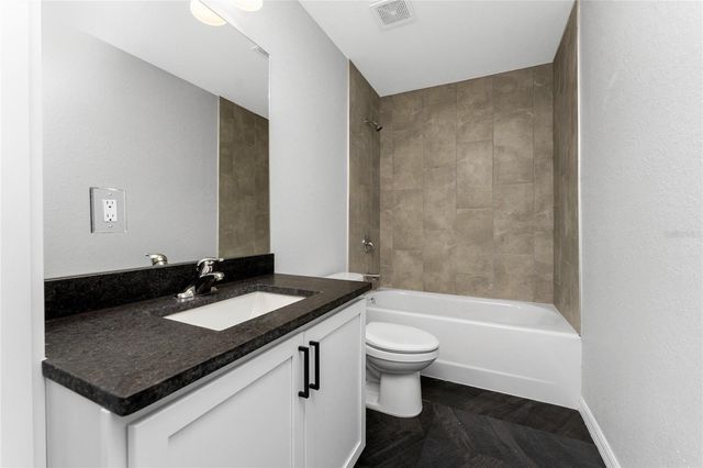 5081 S CHAMBERLAIN BOULEVARD, North Port, FL 34286