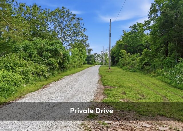 12417 Grants Pass Road, Prairie Grove, AR 72753