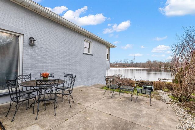 3529 Lakeview Drive, Ortonville, MI 48462