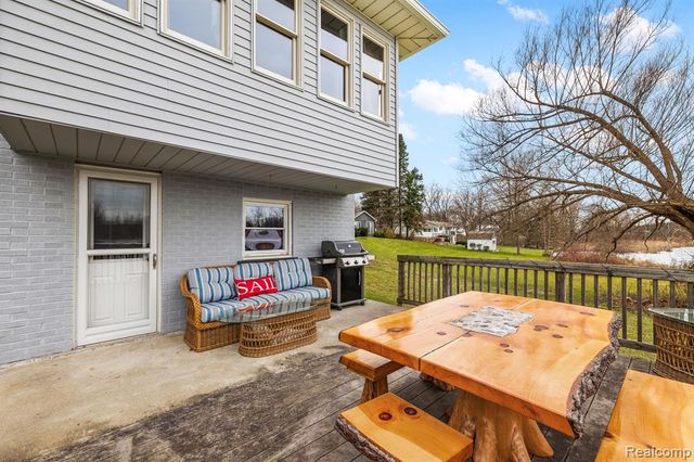 3529 Lakeview Drive, Ortonville, MI 48462