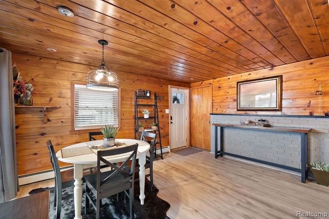 3529 Lakeview Drive, Ortonville, MI 48462