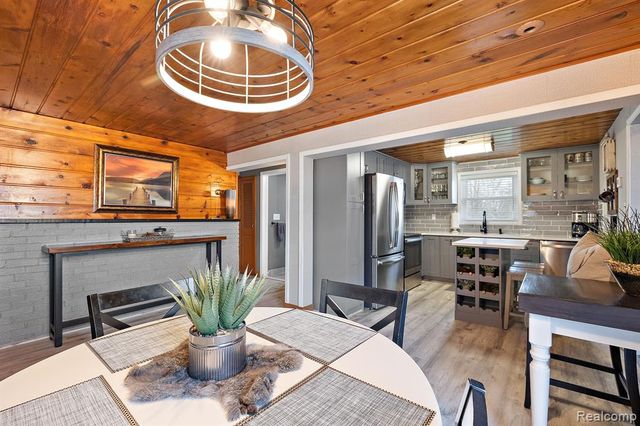 3529 Lakeview Drive, Ortonville, MI 48462
