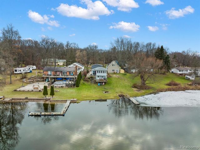 3529 Lakeview Drive, Ortonville, MI 48462