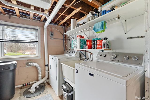 3529 Lakeview Drive, Ortonville, MI 48462