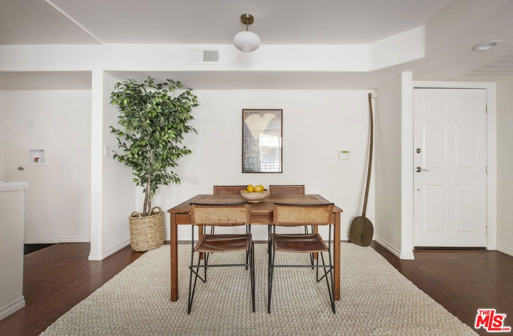 Image 11 of property listing at 6140 Monterey Road 312, Los Angeles, CA 90042