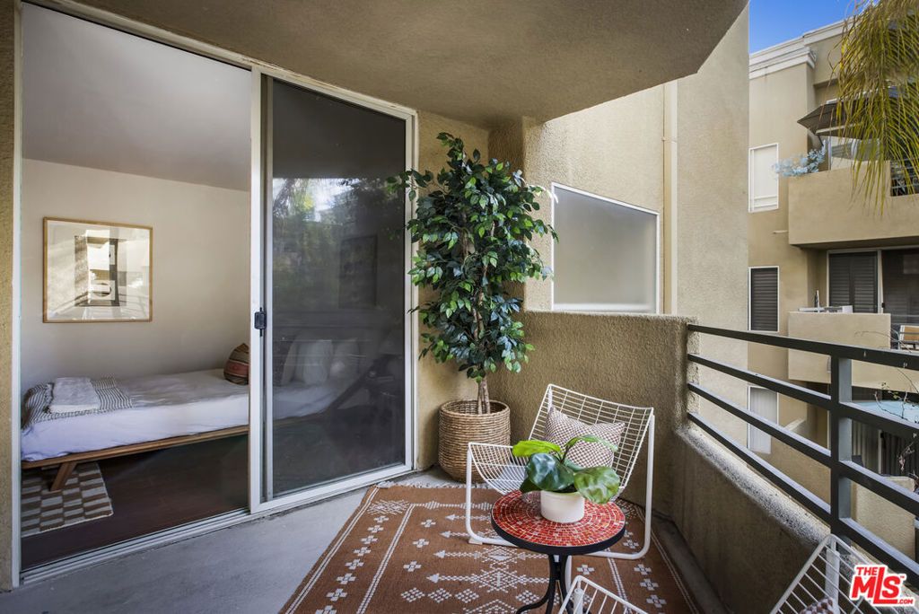 Image 23 of property listing at 6140 Monterey Road 312, Los Angeles, CA 90042