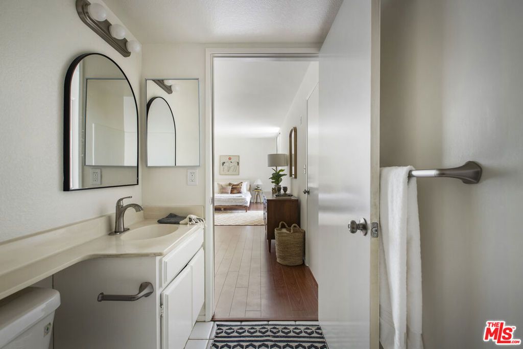 Image 32 of property listing at 6140 Monterey Road 312, Los Angeles, CA 90042