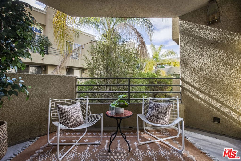 Image 5 of property listing at 6140 Monterey Road 312, Los Angeles, CA 90042