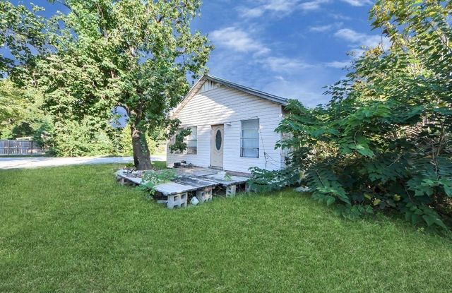 425 Genoa Red Bluff Road, Houston, TX 77034