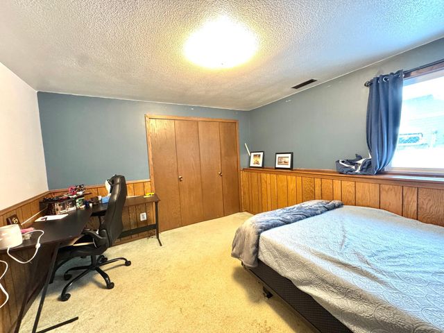 2466 Skillman Avenue E, North Saint Paul, MN 55109