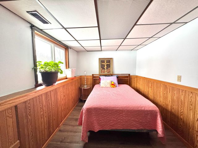 2466 Skillman Avenue E, North Saint Paul, MN 55109