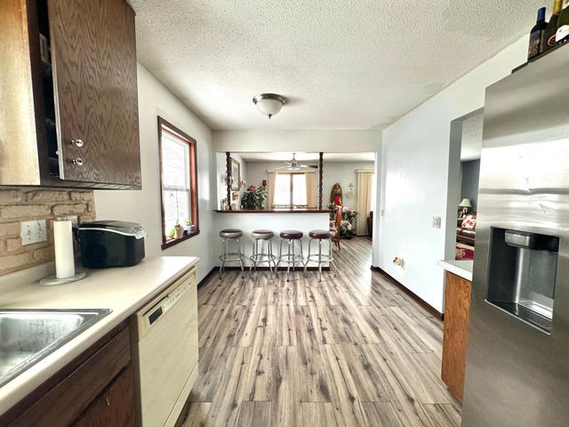 2466 Skillman Avenue E, North Saint Paul, MN 55109