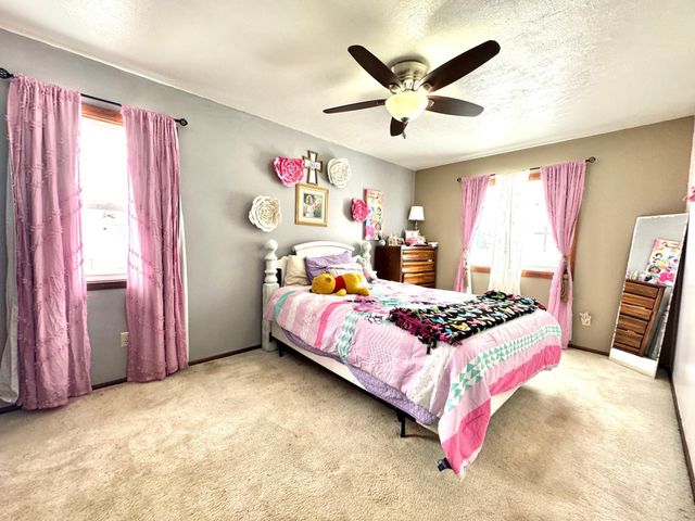 2466 Skillman Avenue E, North Saint Paul, MN 55109