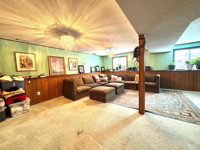 2466 Skillman Avenue E, North Saint Paul, MN 55109