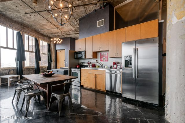 815 W Market St 804, Louisville, KY 40202