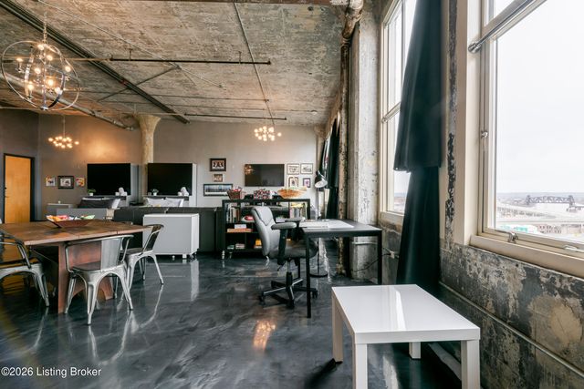 815 W Market St 804, Louisville, KY 40202