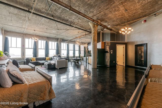 815 W Market St 804, Louisville, KY 40202
