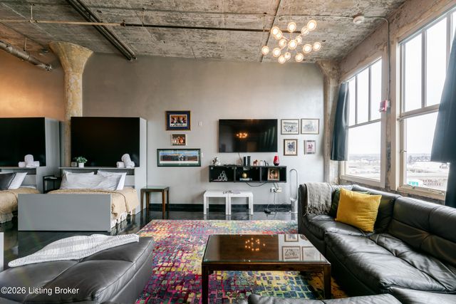 815 W Market St 804, Louisville, KY 40202