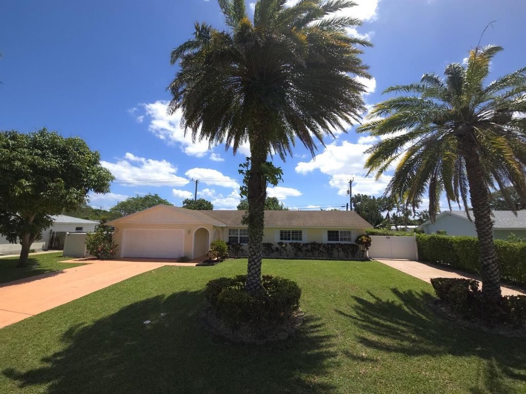 4554 Franwood Drive, Delray Beach, FL 33445