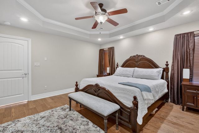 715 Ledanna Drive, Van Buren, AR 72956