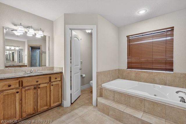 715 Ledanna Drive, Van Buren, AR 72956