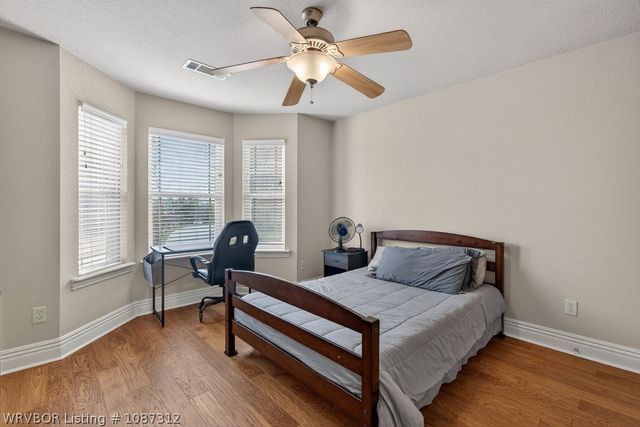 715 Ledanna Drive, Van Buren, AR 72956