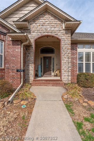 715 Ledanna Drive, Van Buren, AR 72956