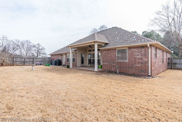 715 Ledanna Drive, Van Buren, AR 72956