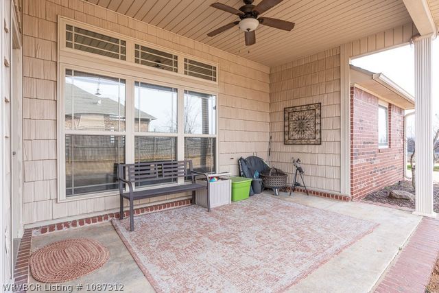 715 Ledanna Drive, Van Buren, AR 72956