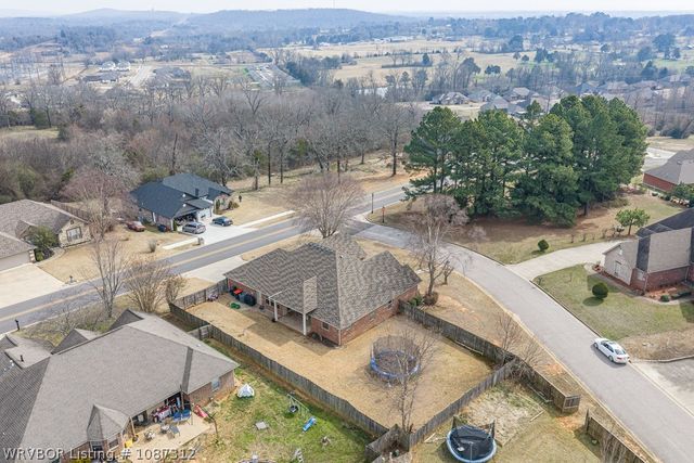 715 Ledanna Drive, Van Buren, AR 72956