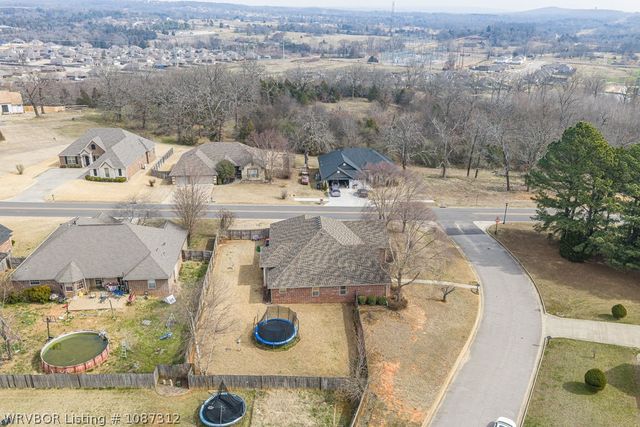 715 Ledanna Drive, Van Buren, AR 72956