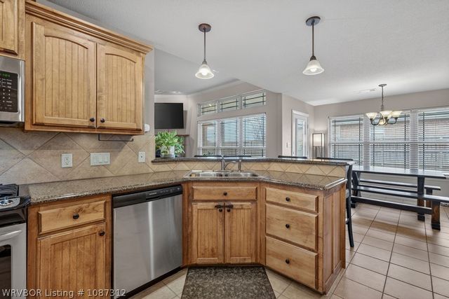 715 Ledanna Drive, Van Buren, AR 72956