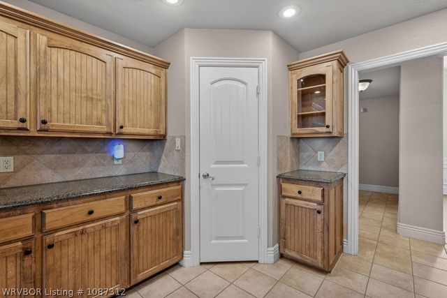 715 Ledanna Drive, Van Buren, AR 72956