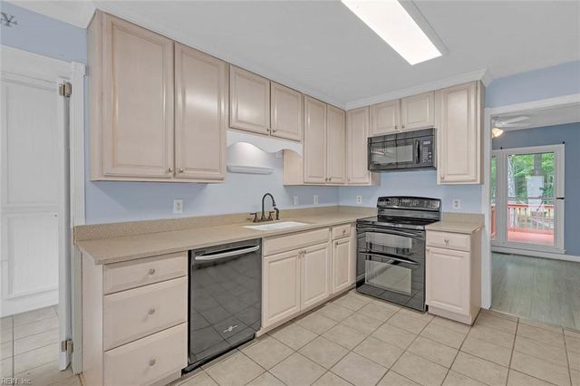 7107 Lord Carrington DR, Gloucester, VA 23061