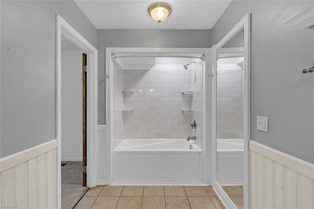 7107 Lord Carrington DR, Gloucester, VA 23061