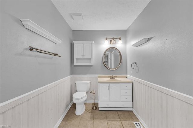 7107 Lord Carrington DR, Gloucester, VA 23061