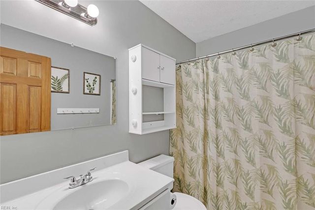 7107 Lord Carrington DR, Gloucester, VA 23061