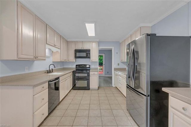 7107 Lord Carrington DR, Gloucester, VA 23061