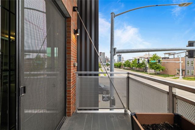400 SW 7th Street 209, Des Moines, IA 50309