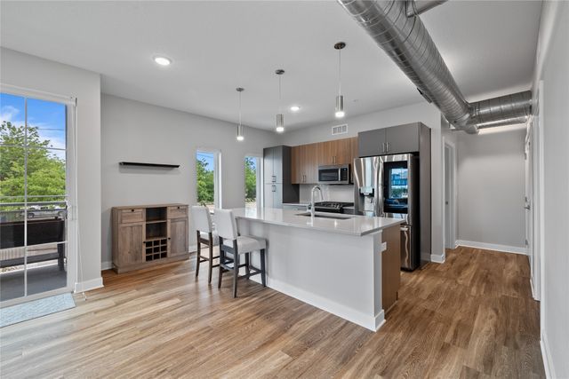 400 SW 7th Street 209, Des Moines, IA 50309
