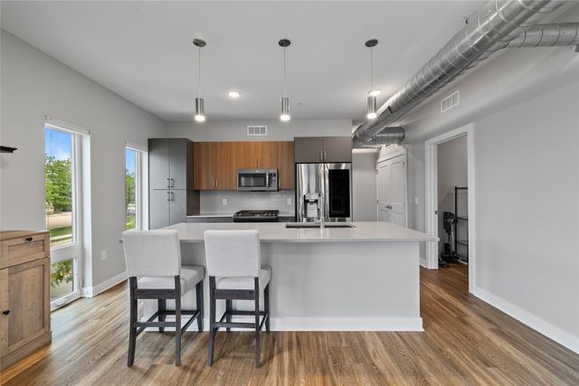 400 SW 7th Street 209, Des Moines, IA 50309