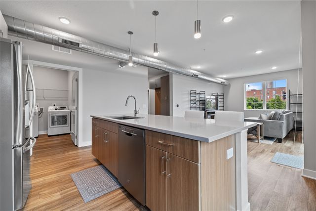 400 SW 7th Street 209, Des Moines, IA 50309