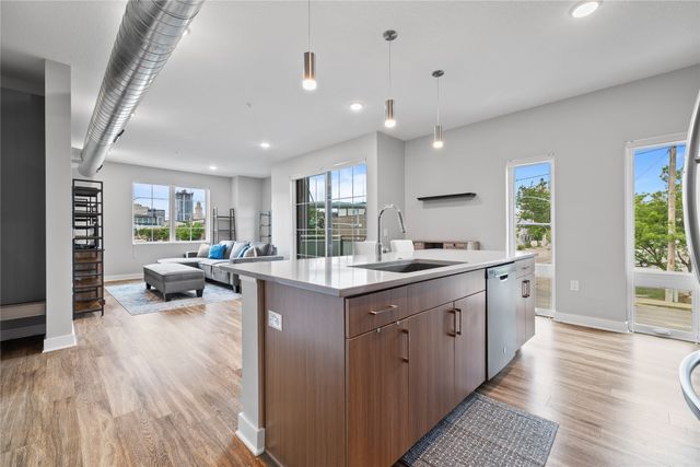 400 SW 7th Street 209, Des Moines, IA 50309