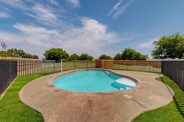 208 Ponderosa Lane, Burleson, TX 76028