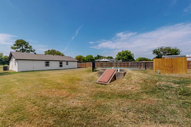 208 Ponderosa Lane, Burleson, TX 76028