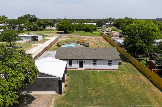 208 Ponderosa Lane, Burleson, TX 76028
