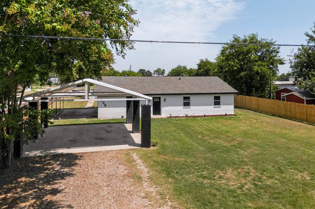 208 Ponderosa Lane, Burleson, TX 76028