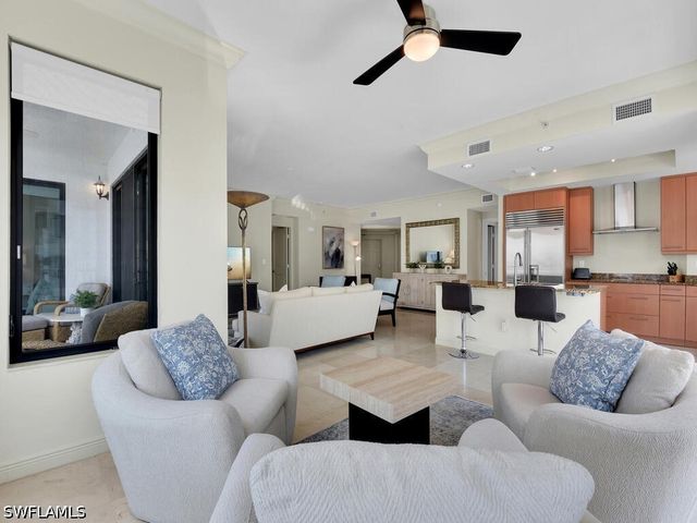 1490 5th AVE S 200A, Naples, FL 34102