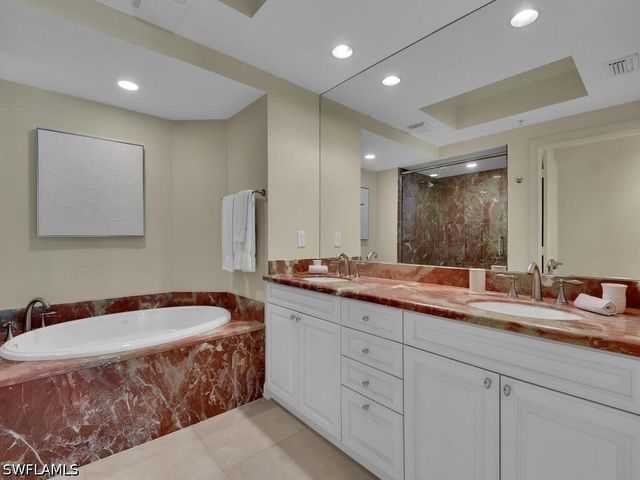 1490 5th AVE S 200A, Naples, FL 34102